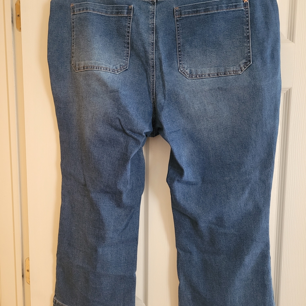 Women's Blue Jeans - Picture 3 of 3